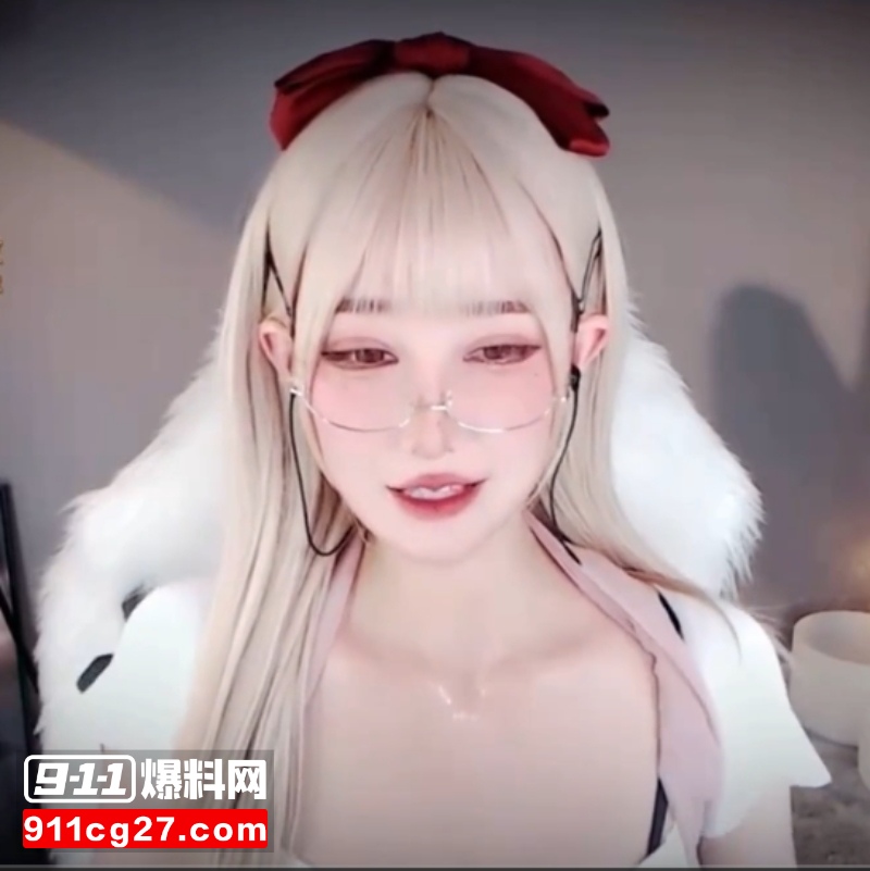 张爱玲虎牙高级群定制ASMR透视女护士 乳贴紧裹D杯扭腰伸舌挑逗 日常护理变骚浪勾引 截图 1